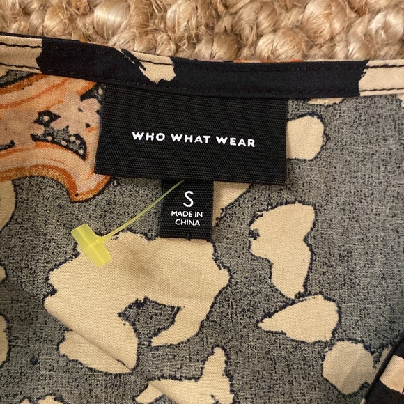 Who What Wear black/peach/cream colored blouse - Picture 3 of 5